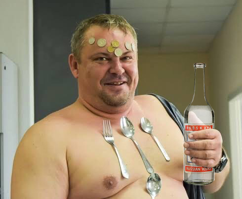 Мужык сбутылкой 2